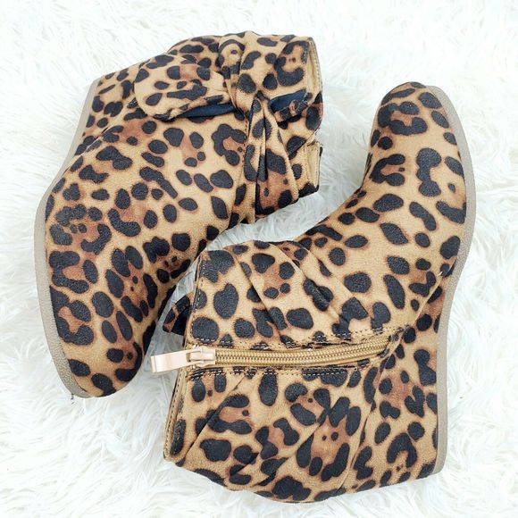 Lov Mark SKYE-5 Leopard Suede Booties Size 6.5 EUC - Picture 3 of 8